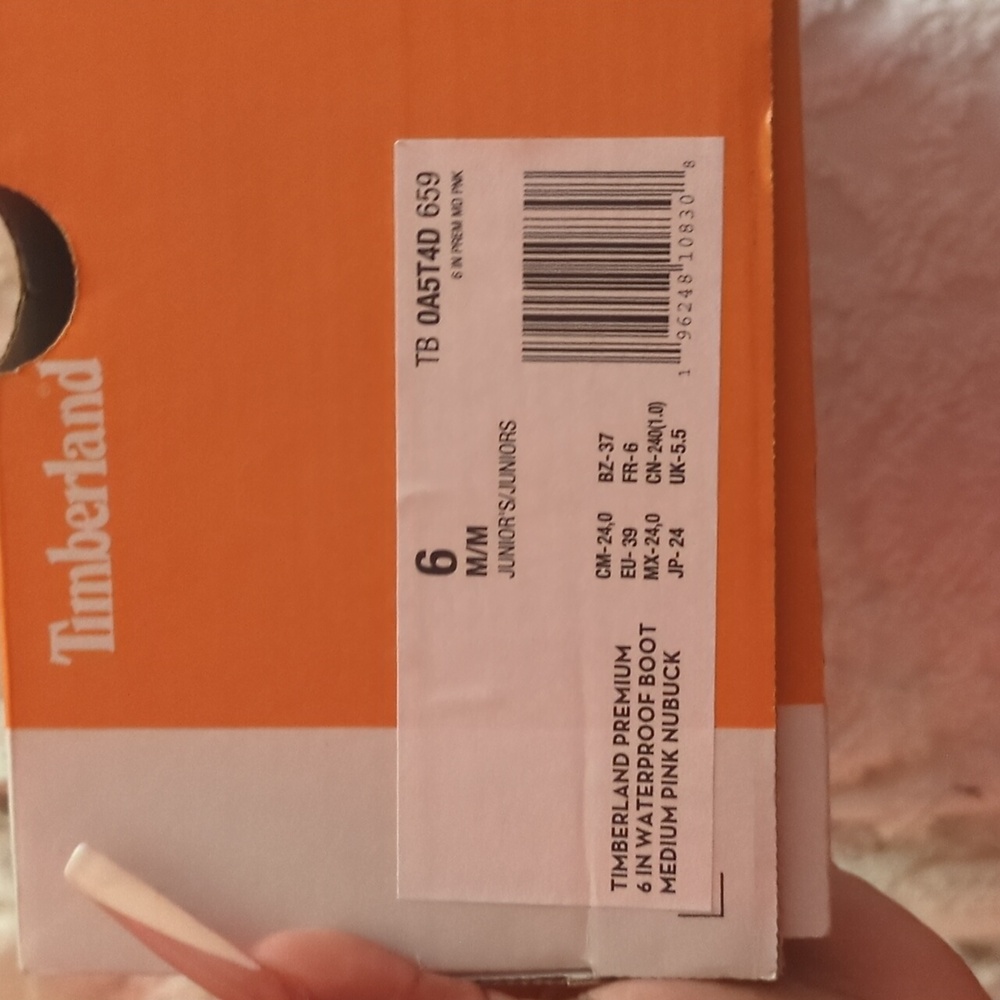 Pink Timberlands - Picture 4 of 4